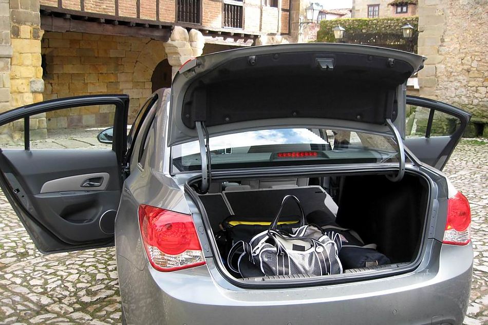 新浪西班牙试驾雪佛兰Cruze科鲁兹