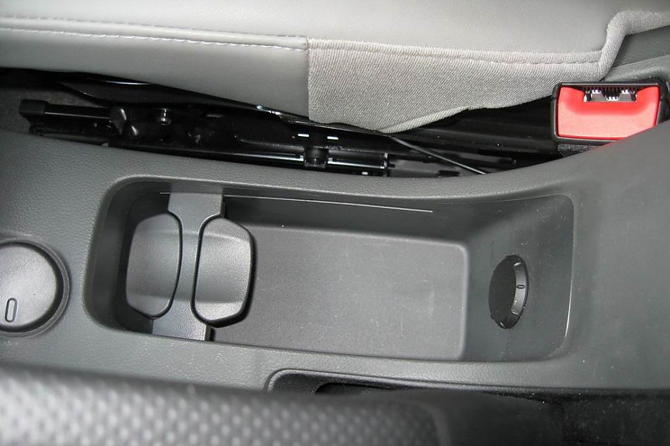 新浪西班牙试驾雪佛兰Cruze科鲁兹