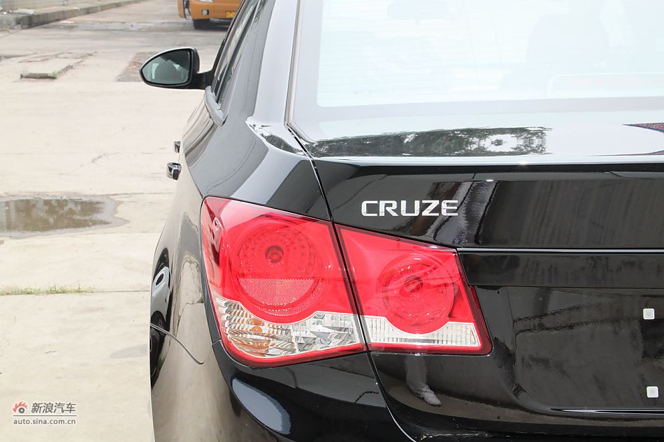 2010款科鲁兹1.6SL天地版自动