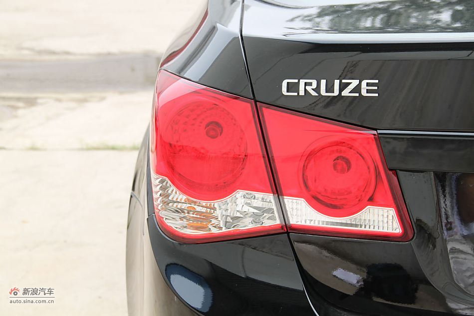 2010款科鲁兹1.6SL天地版自动