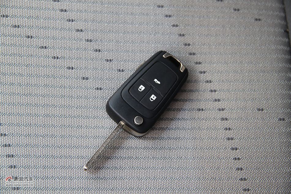 2010款科鲁兹1.6SL天地版自动