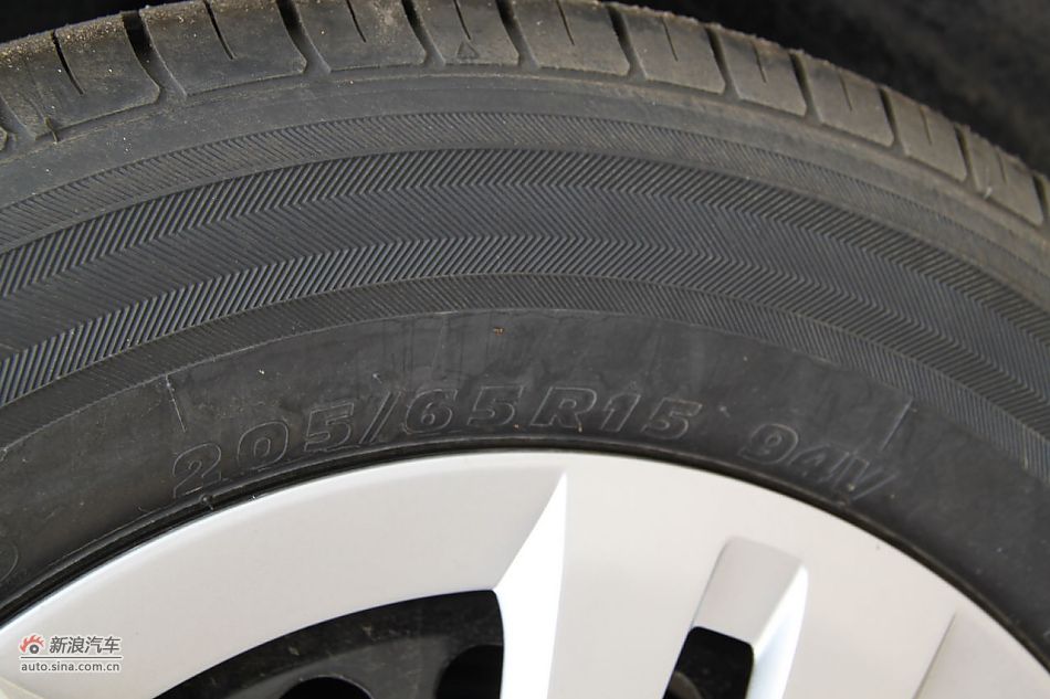 2010款科鲁兹1.6SL天地版自动