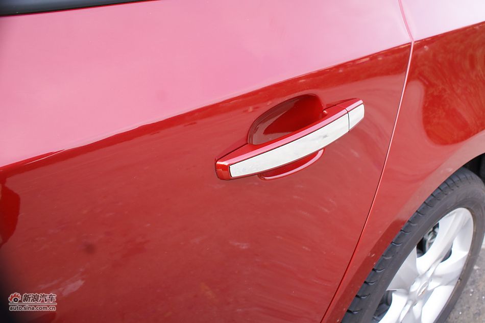 2011款科鲁兹1.6T手动档实拍图