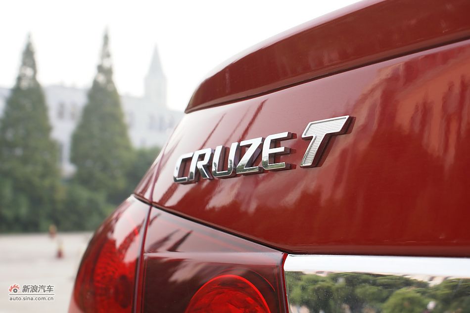 2011款科鲁兹1.6T手动档实拍图