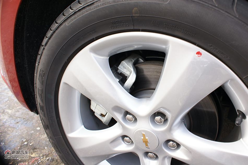 2011款科鲁兹1.6T手动档实拍图