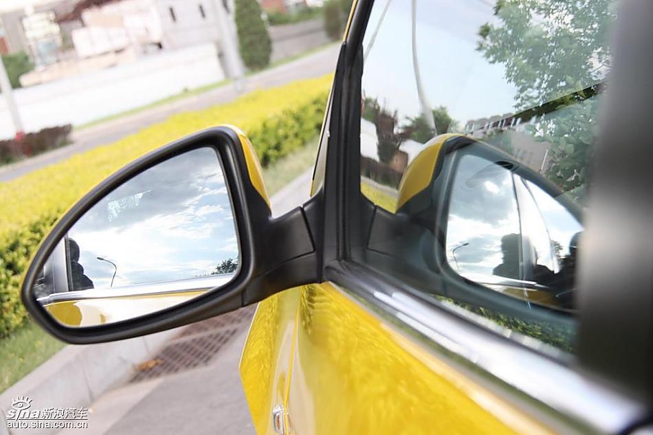 小黄蜂版科鲁兹实拍图