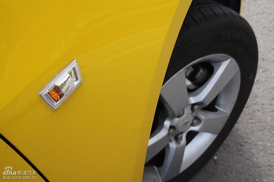 小黄蜂版科鲁兹实拍图