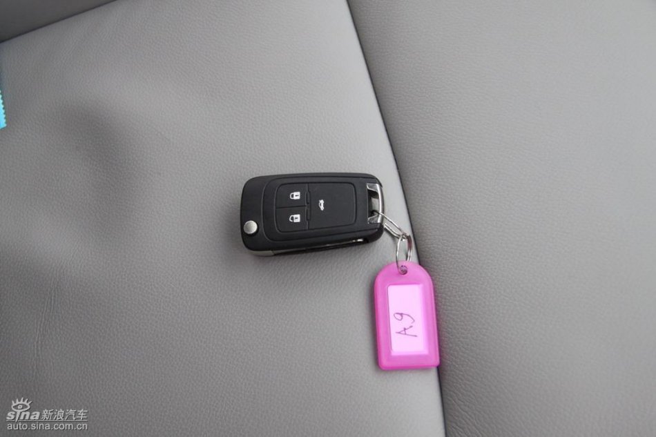 新浪试驾雪佛兰科鲁兹内饰实拍图