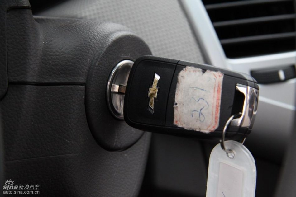 新浪试驾雪佛兰科鲁兹内饰实拍图