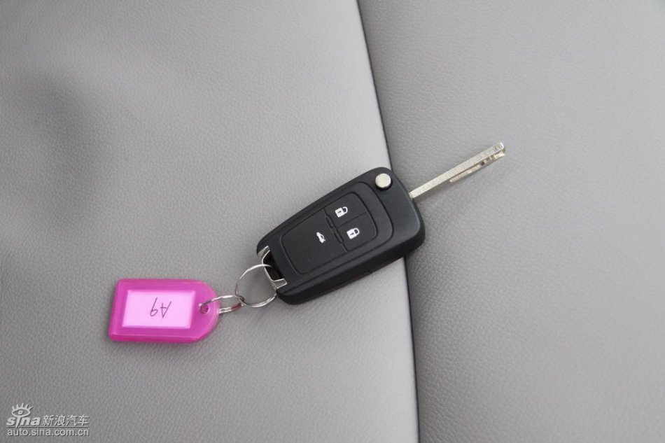 新浪试驾雪佛兰科鲁兹内饰实拍图