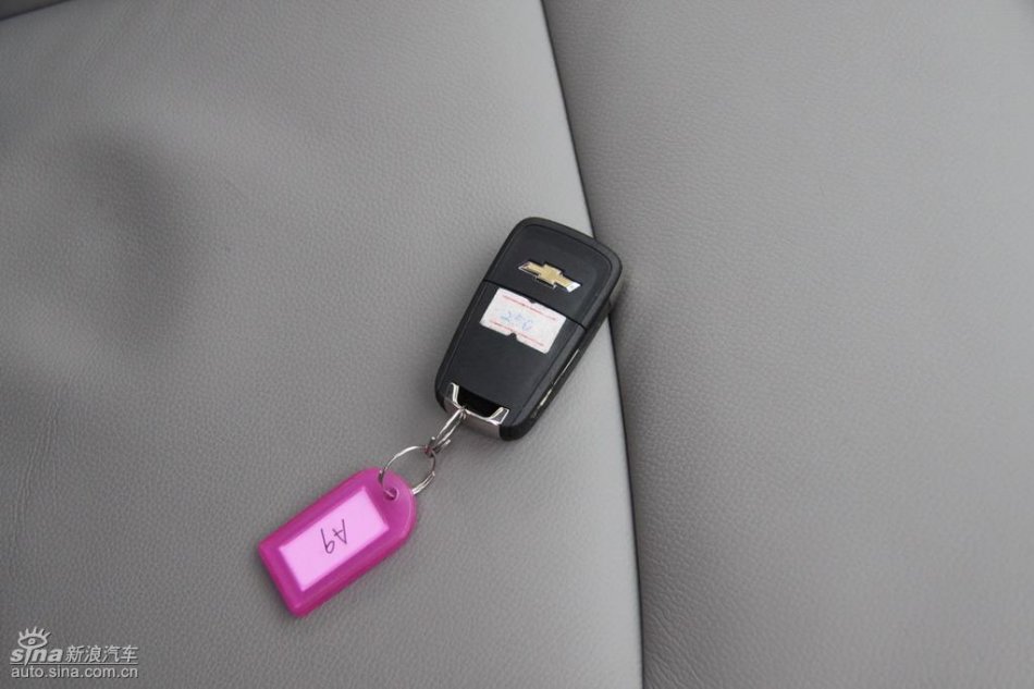新浪试驾雪佛兰科鲁兹内饰实拍图