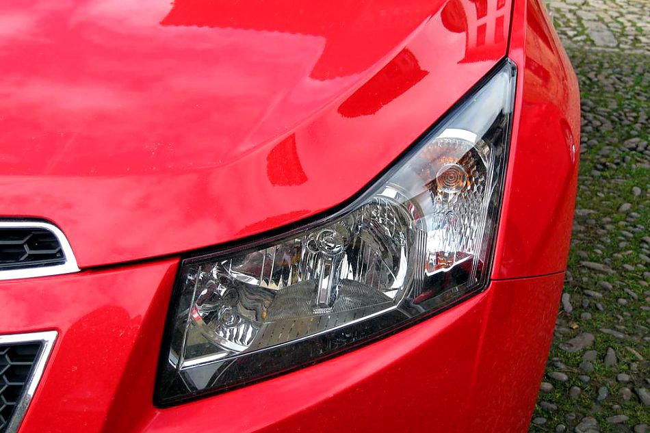 新浪西班牙试驾雪佛兰Cruze科鲁兹