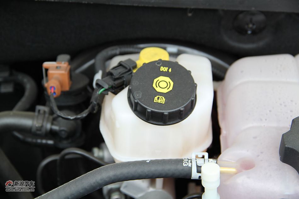 2010款科鲁兹1.6SL天地版自动