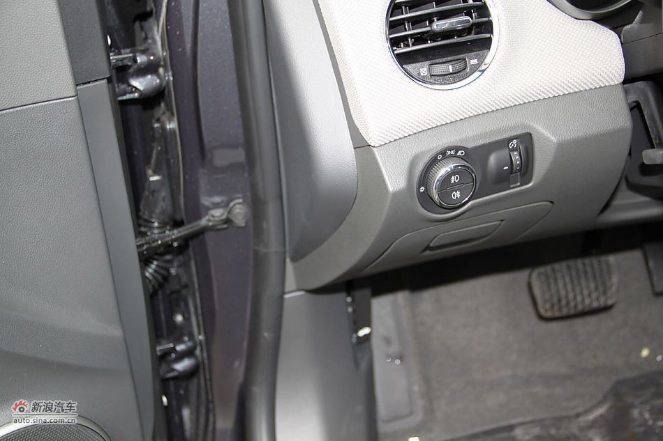 2009款科鲁兹1.8SE自动