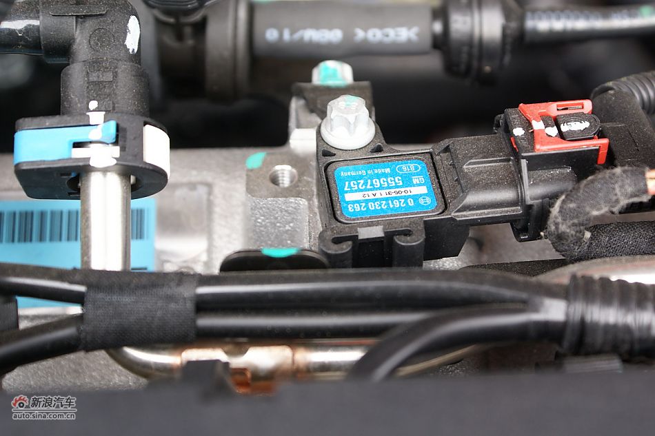 2011款科鲁兹1.6T手动档实拍图