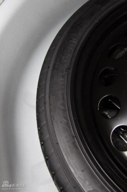 雪佛兰科鲁兹备胎实拍图