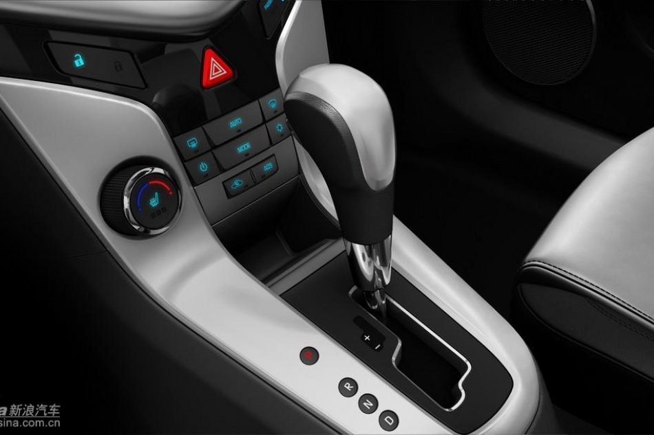 雪佛兰科鲁兹内饰资料图