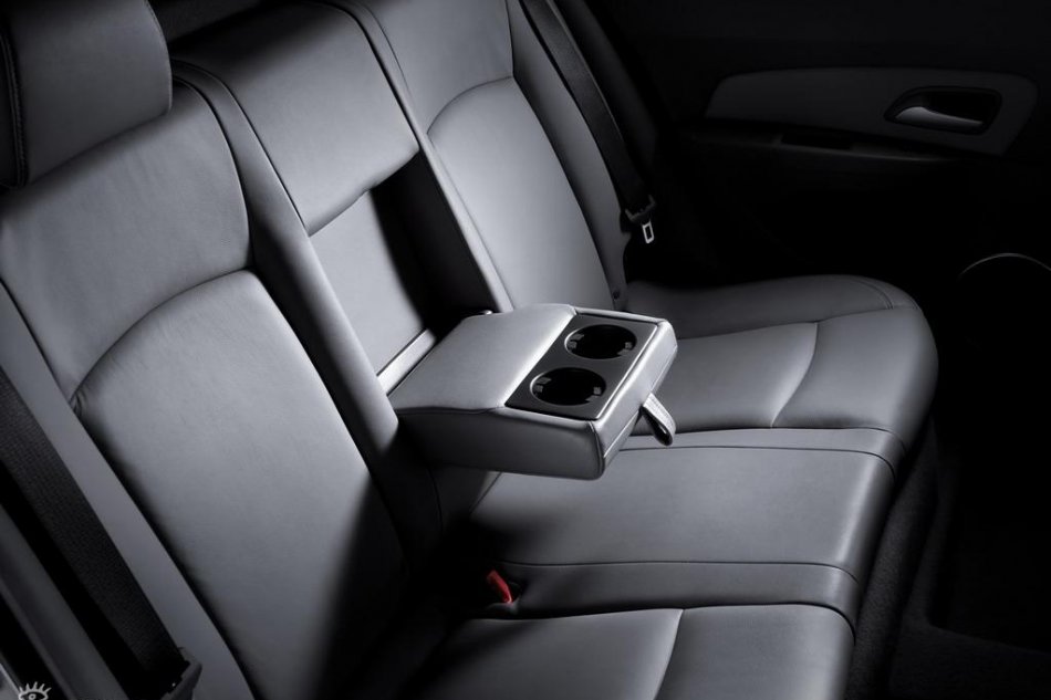 雪佛兰科鲁兹内饰资料图