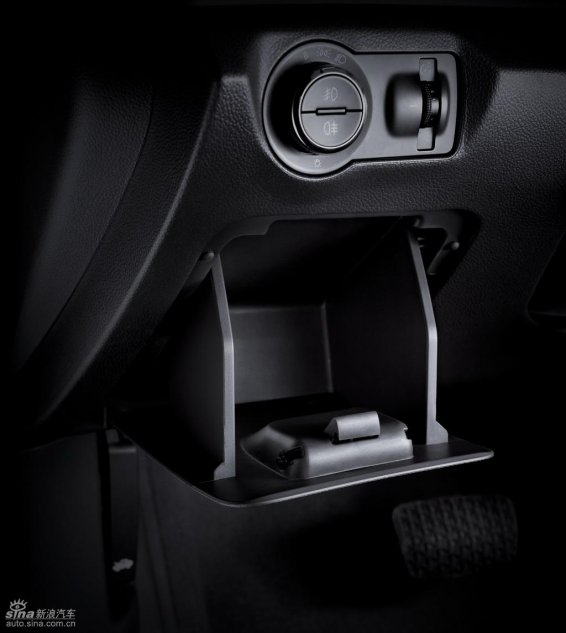 雪佛兰科鲁兹内饰资料图