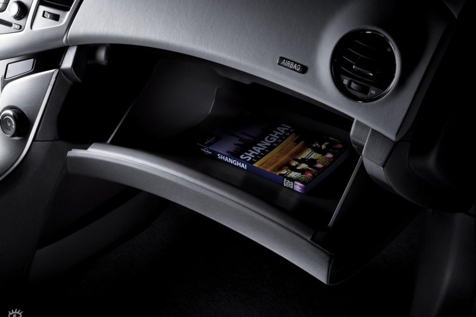 雪佛兰科鲁兹内饰资料图