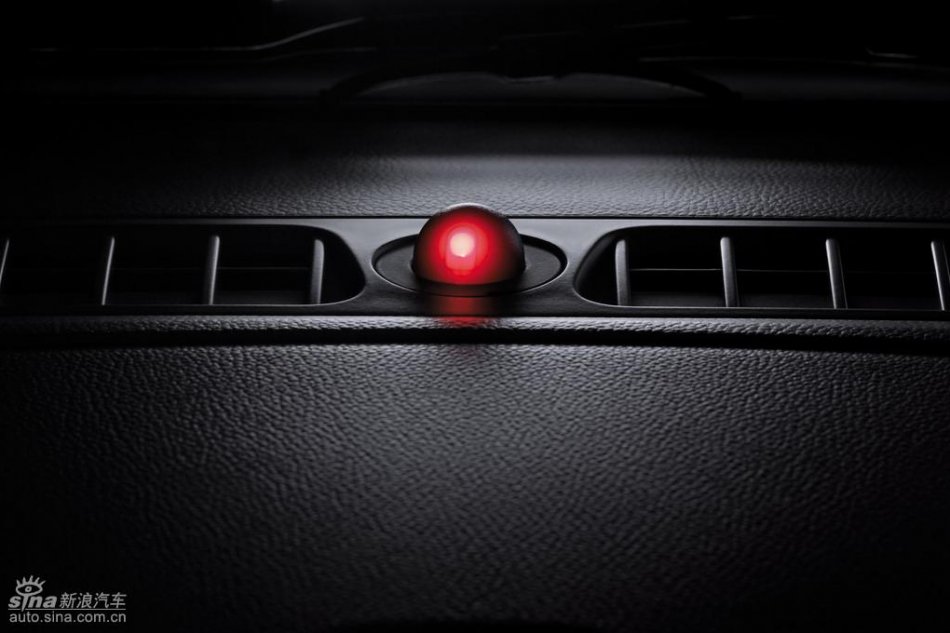 雪佛兰科鲁兹内饰资料图