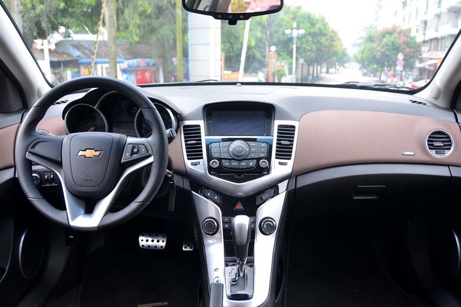 2013款 掀背 1.6L 自动豪华型 内饰
