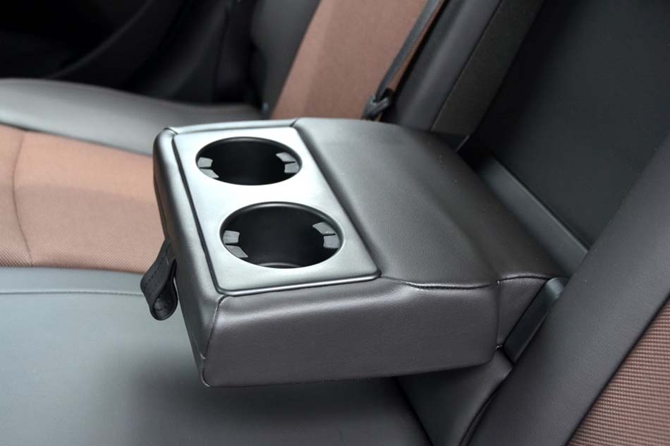 2013款 掀背 1.6L 自动豪华型 座椅空间