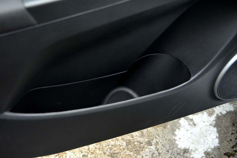 2013款 掀背 1.6L 自动豪华型 座椅空间