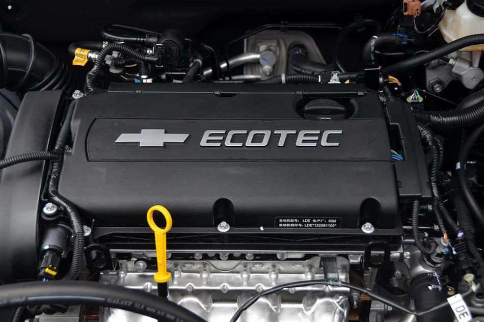 2013款 掀背 1.6L 自动豪华型 引擎底盘