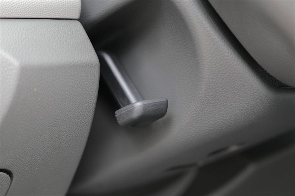 2014款 1.6L AT SL百万纪念版 内饰