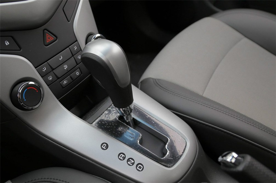 2014款 1.6L AT SL百万纪念版 内饰