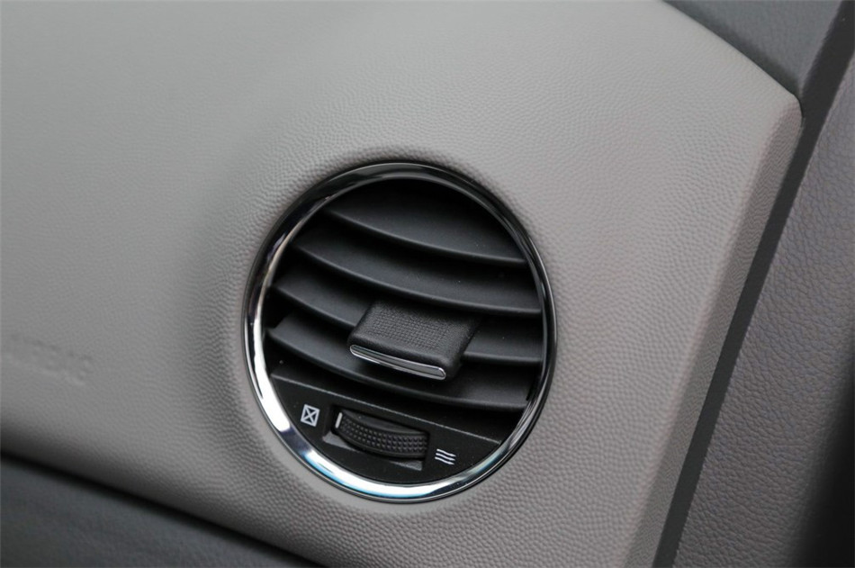 2014款 1.6L AT SL百万纪念版 内饰