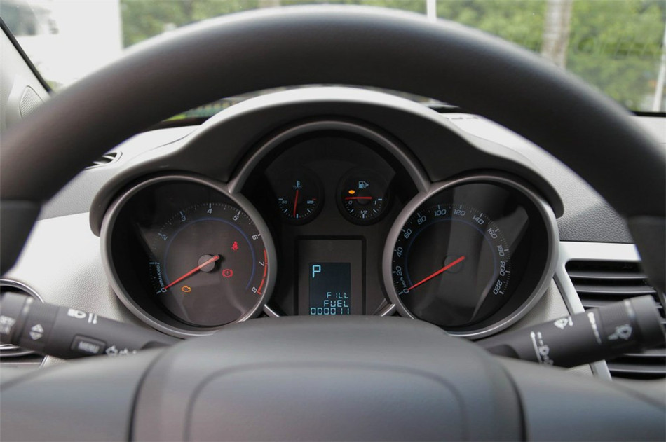 2014款 1.6L AT SL百万纪念版 内饰