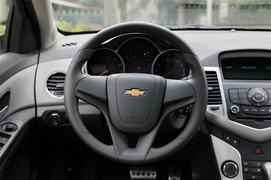 2014款 1.6L AT SL百万纪念版 内饰