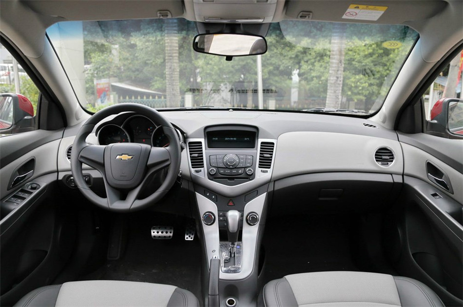 2014款 1.6L AT SL百万纪念版 内饰