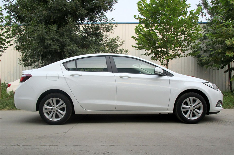 2015款 1.5L 自动精英版 外观