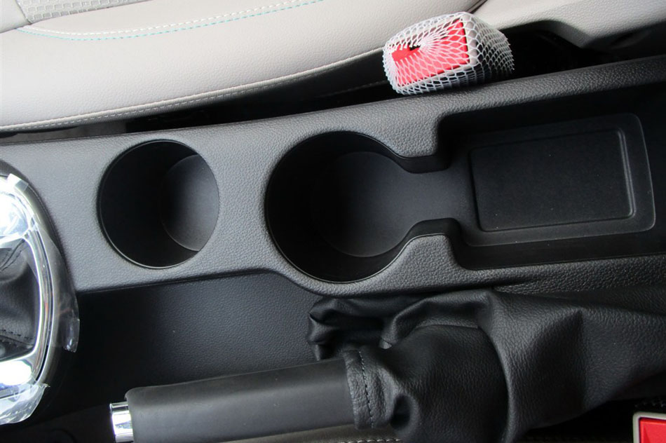 2015款 1.5L 自动精英版 内饰