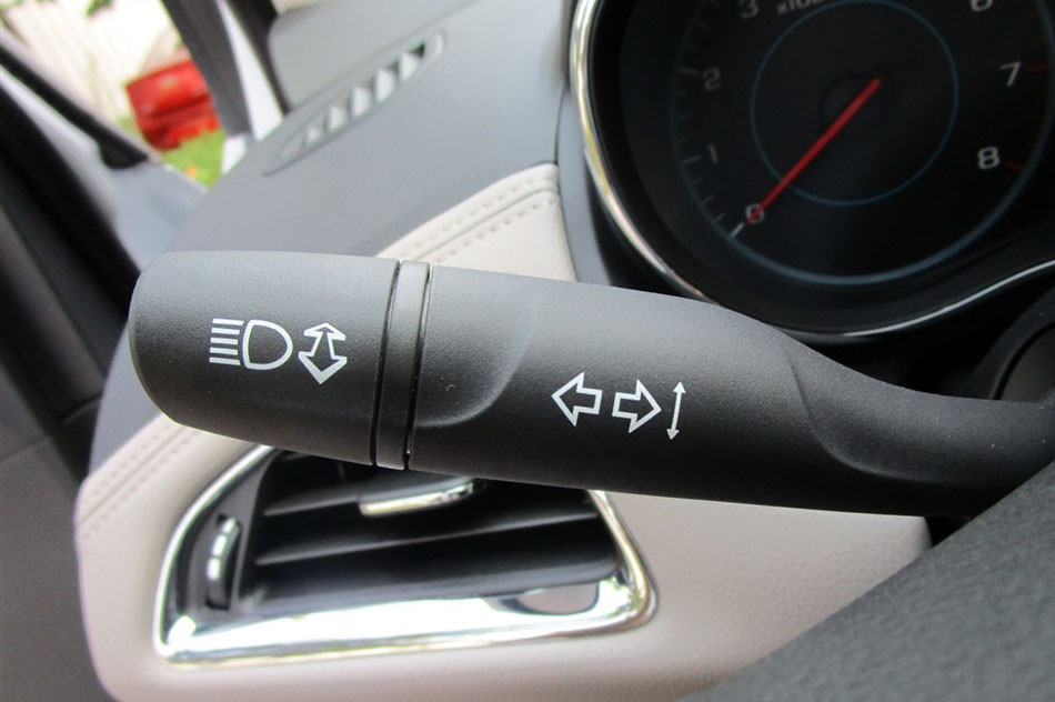 2015款 1.5L 自动精英版 内饰