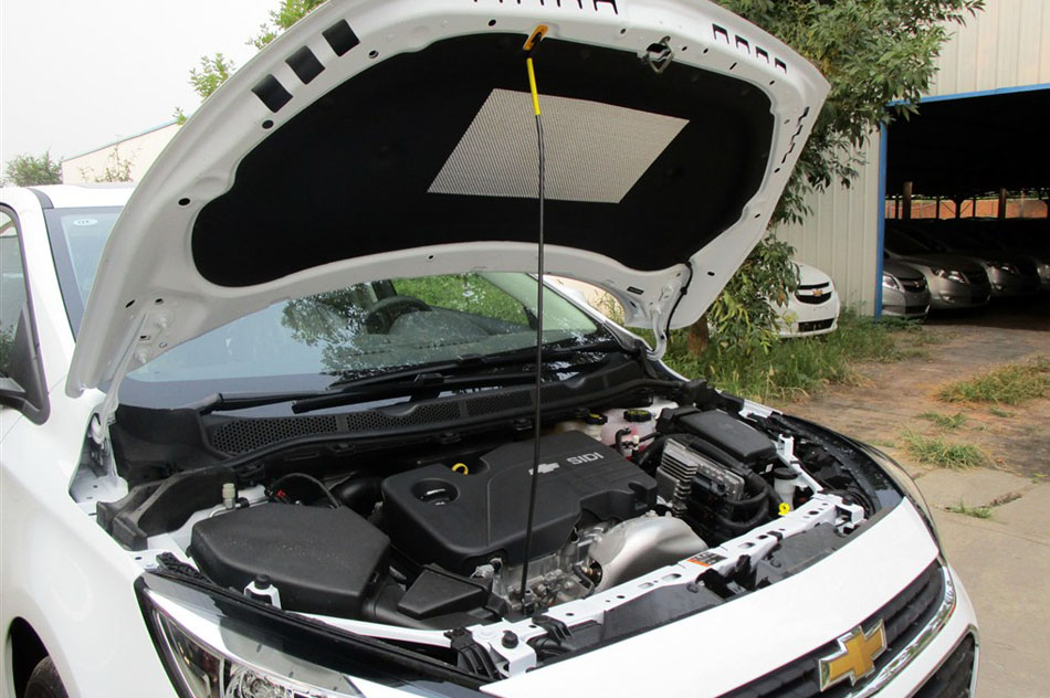 2015款 1.5L 自动精英版 引擎底盘