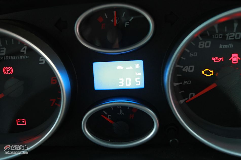 悦翔3G版内饰及细节