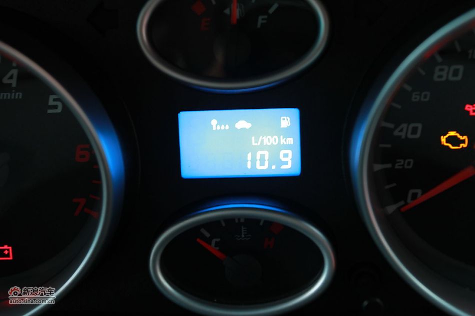 悦翔3G版内饰及细节