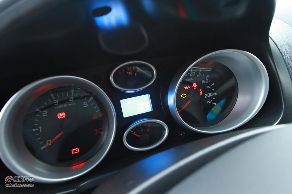 悦翔3G版内饰及细节