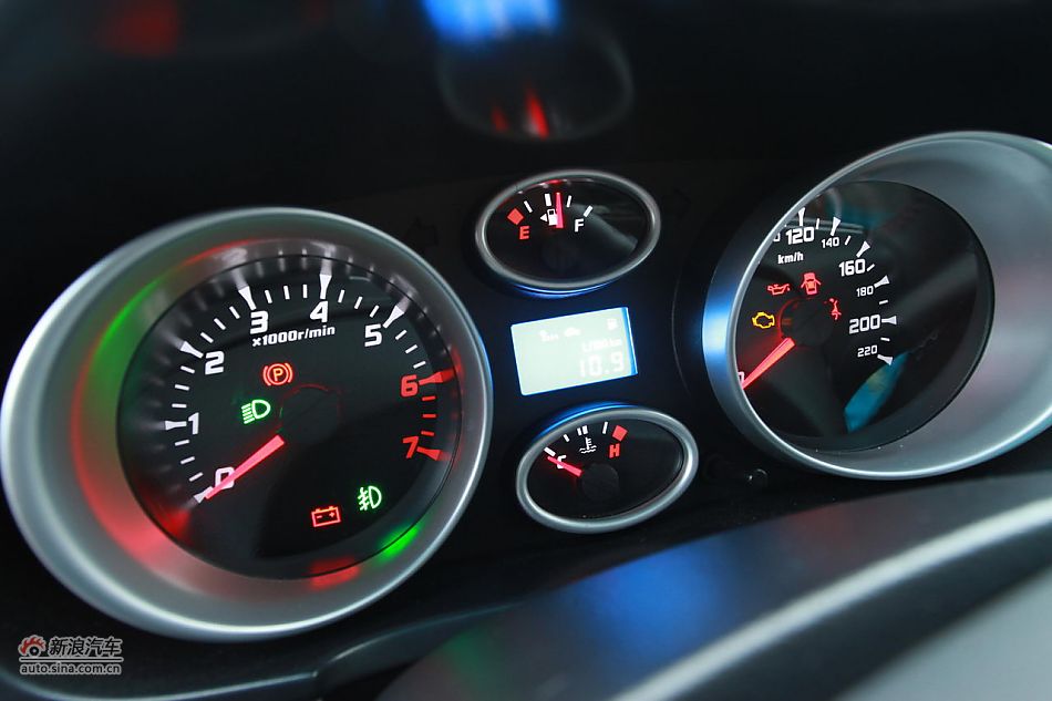 悦翔3G版内饰及细节