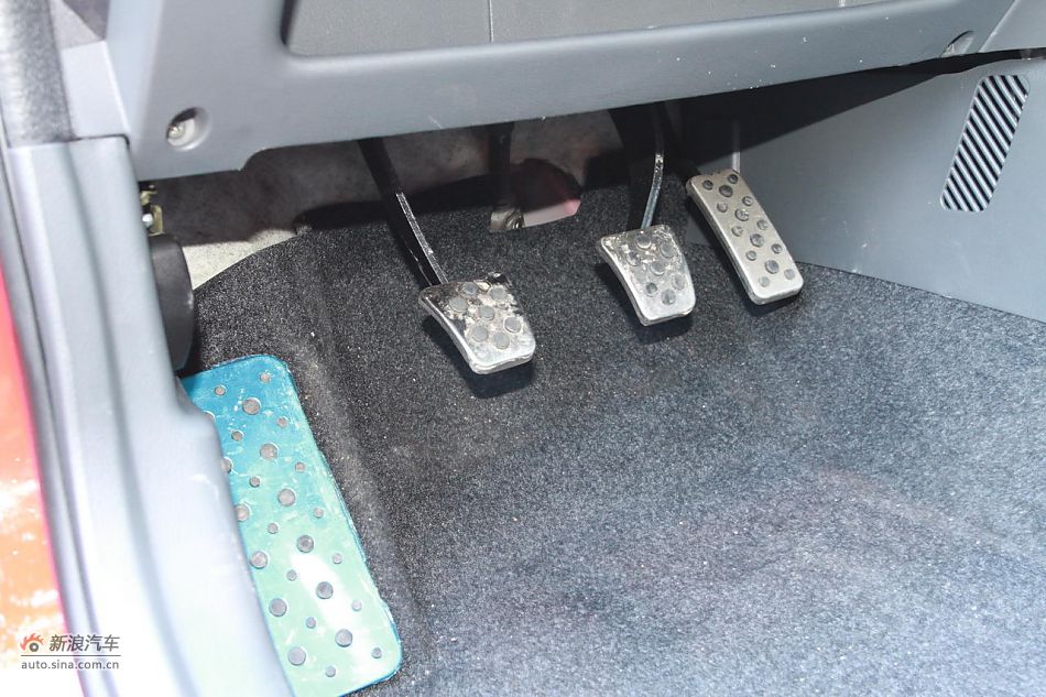 悦翔3G版内饰及细节