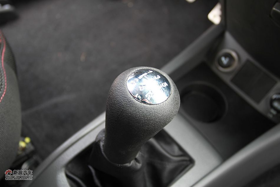 悦翔3G版内饰及细节