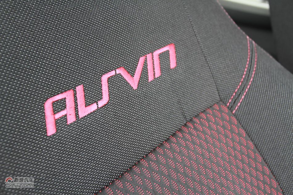 悦翔3G版内饰及细节