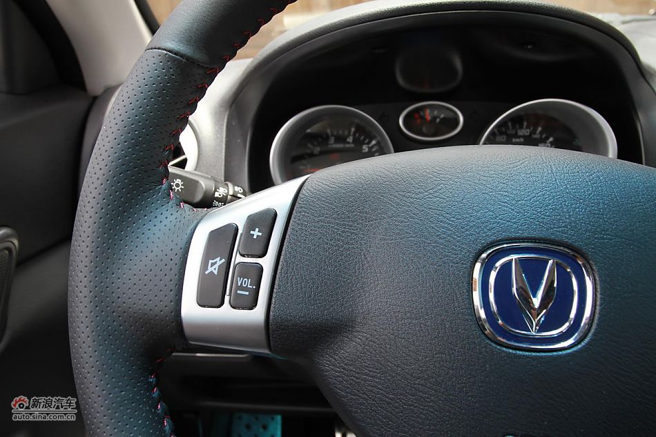 悦翔3G版内饰及细节