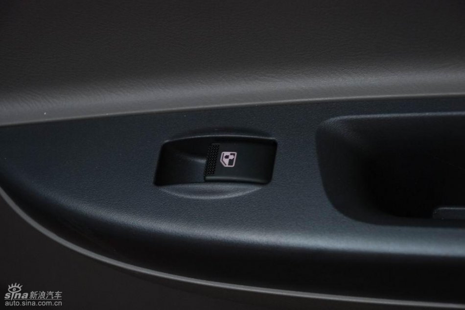 长安悦翔内饰