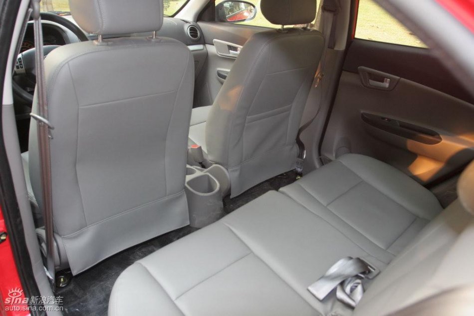 长安悦翔内饰