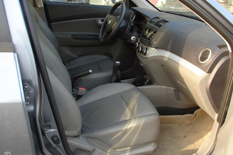 长安悦翔到店图